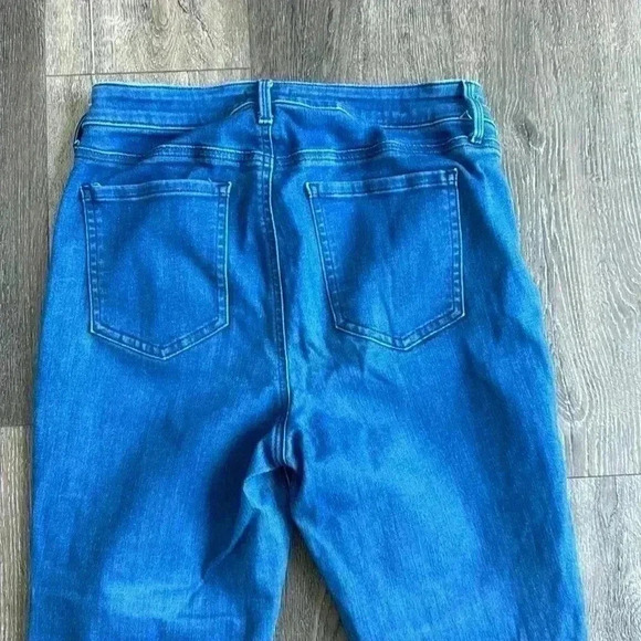 NYDJ Sheri Slim Jeans. Very blue denim color. Women’s size 8P. - Picture 6 of 6